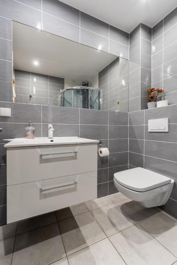 Apartament Lazurowy Widok Centrum - Z Prywatnym Parkingiem - Spaceapart